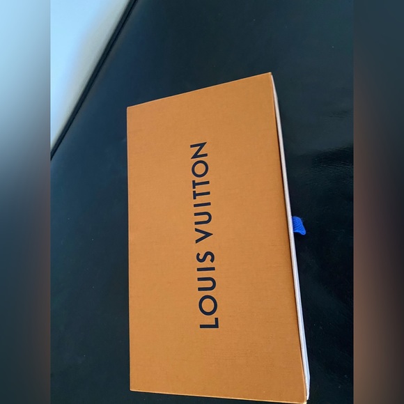 Authentic LOUIS VUITTON FÉLICIE POCHETTE (sold out on website) - Picture 9 of 9